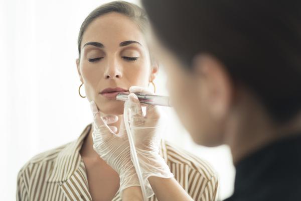 Lábios Hidratados Hydrafacial Perk Lábios Renova Região Ao Mesmo Tempo